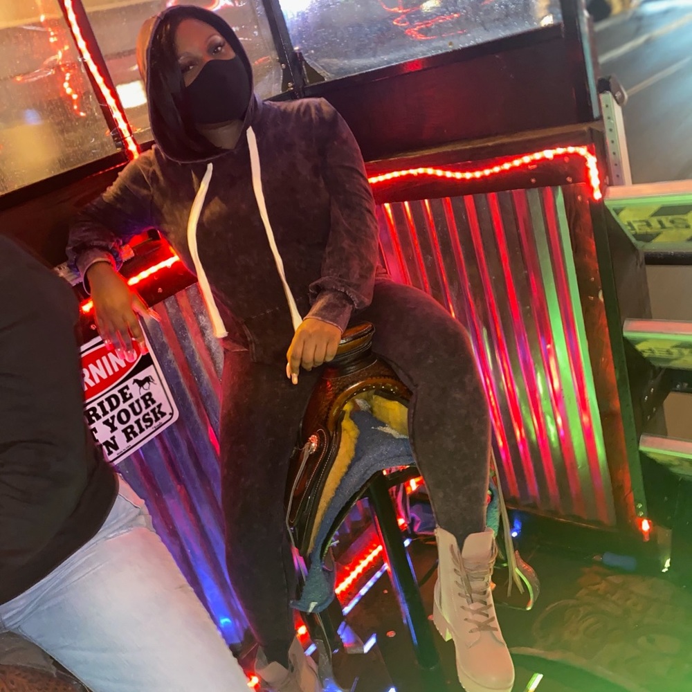 Meet your Posher, Latasha